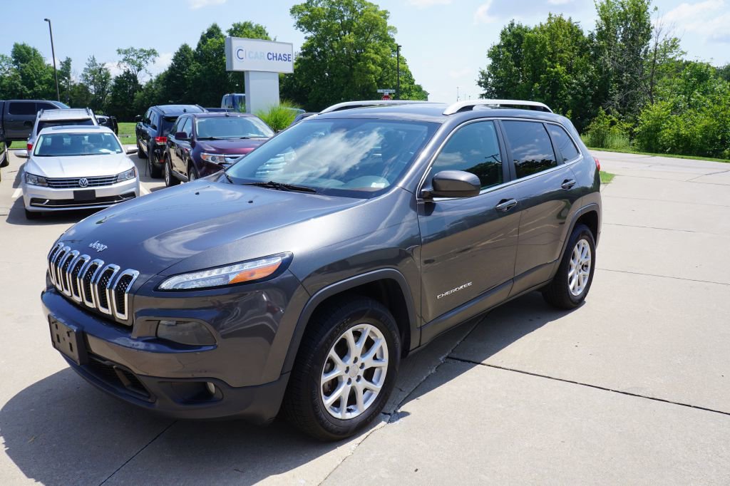 Used 2017 Jeep Cherokee Latitude w/ Cold Weather Group