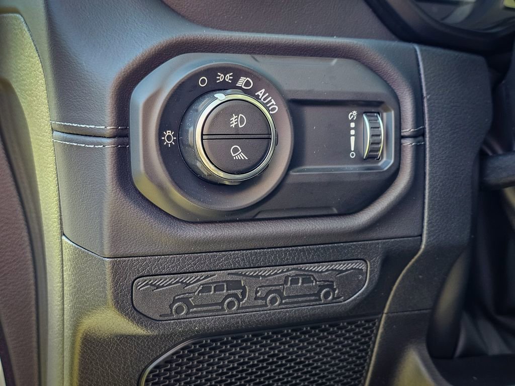 New 2026 Jeep Gladiator Sport AWD/4WD image 13
