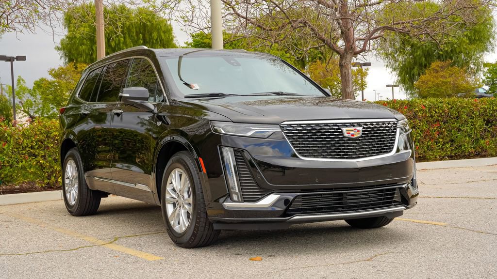Certified 2025 Cadillac XT6 Luxury image 5