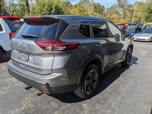 Used 2024 Nissan Rogue SV image 5