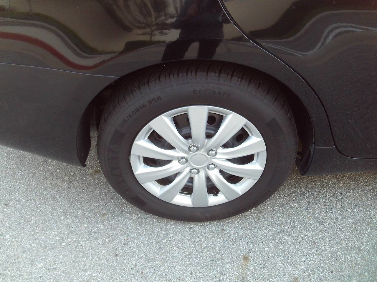 Used 2009 Toyota Camry LE image 10