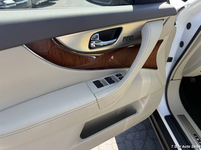 Used 2011 INFINITI FX35 AWD w/ Premium Pkg image 7