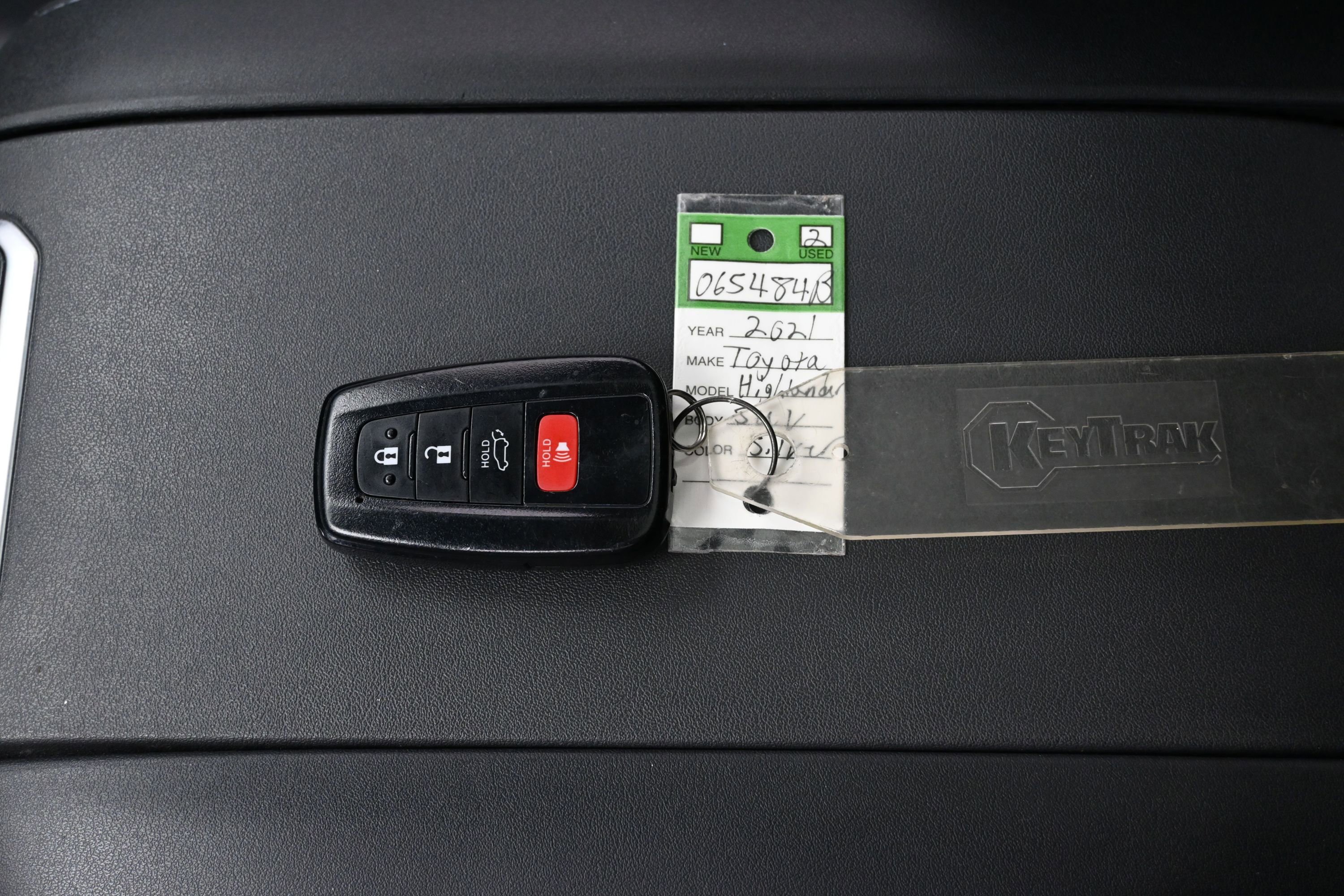Used 2021 Toyota Highlander XSE FWD image 20