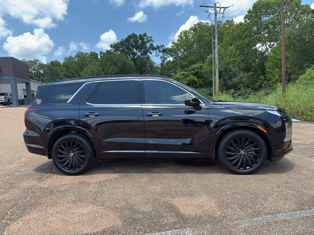 Certified 2025 Hyundai Palisade Calligraphy AWD/4WD image 3