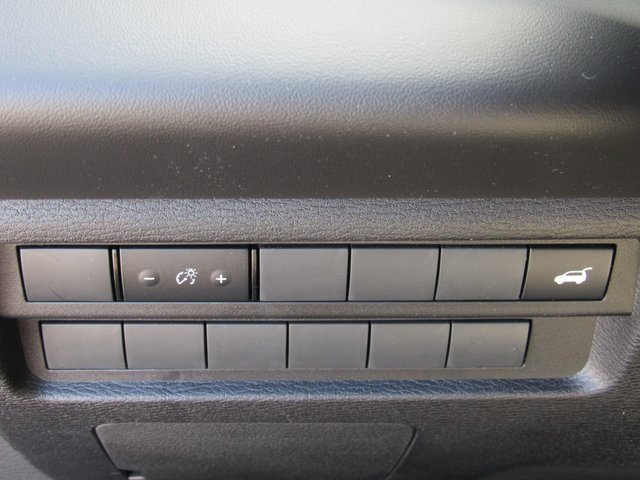 New 2025 Mitsubishi Outlander SE image 22