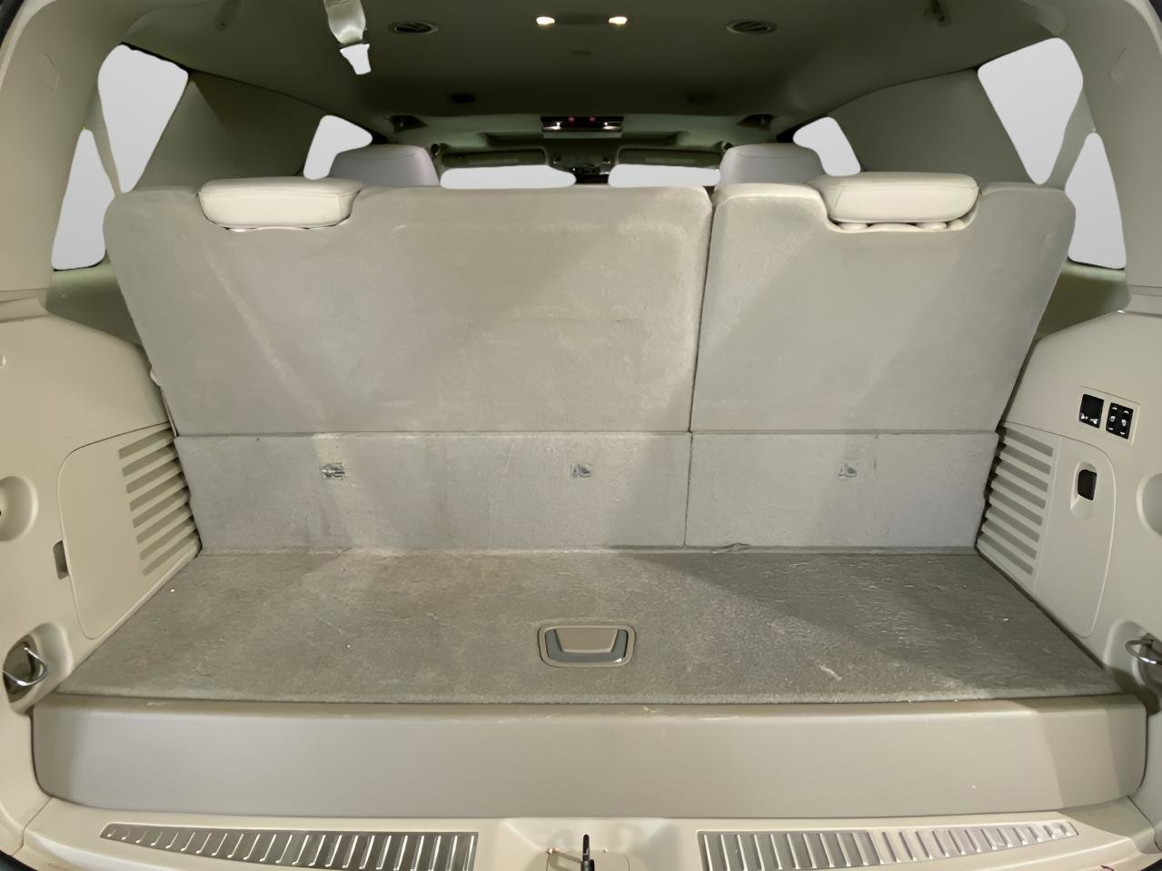 Used 2020 Cadillac Escalade Premium Luxury image 31