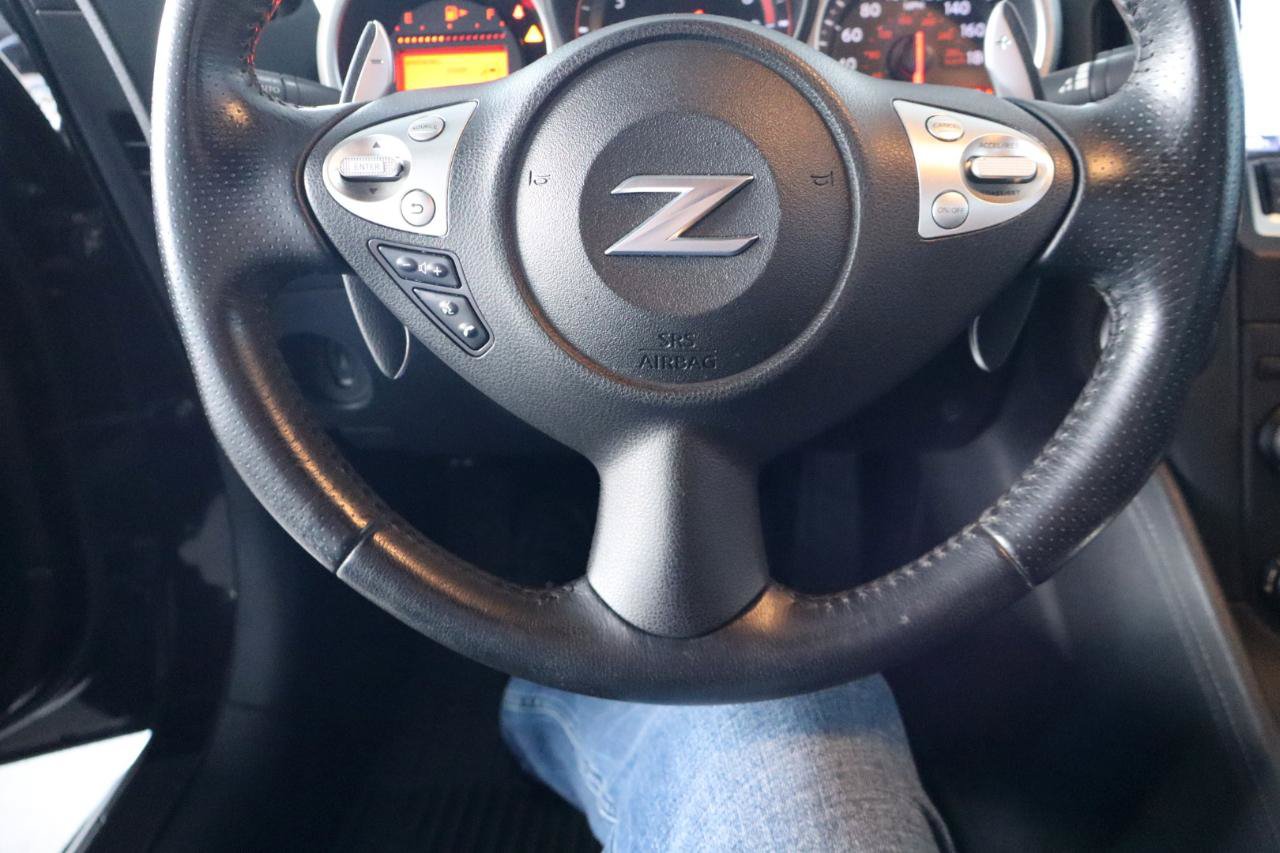 Used 2015 Nissan 370Z Coupe RWD image 19