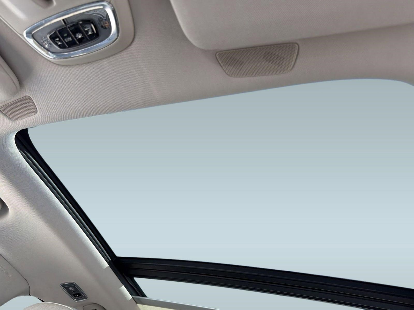 Used 2016 Volvo XC90 T6 Momentum image 15