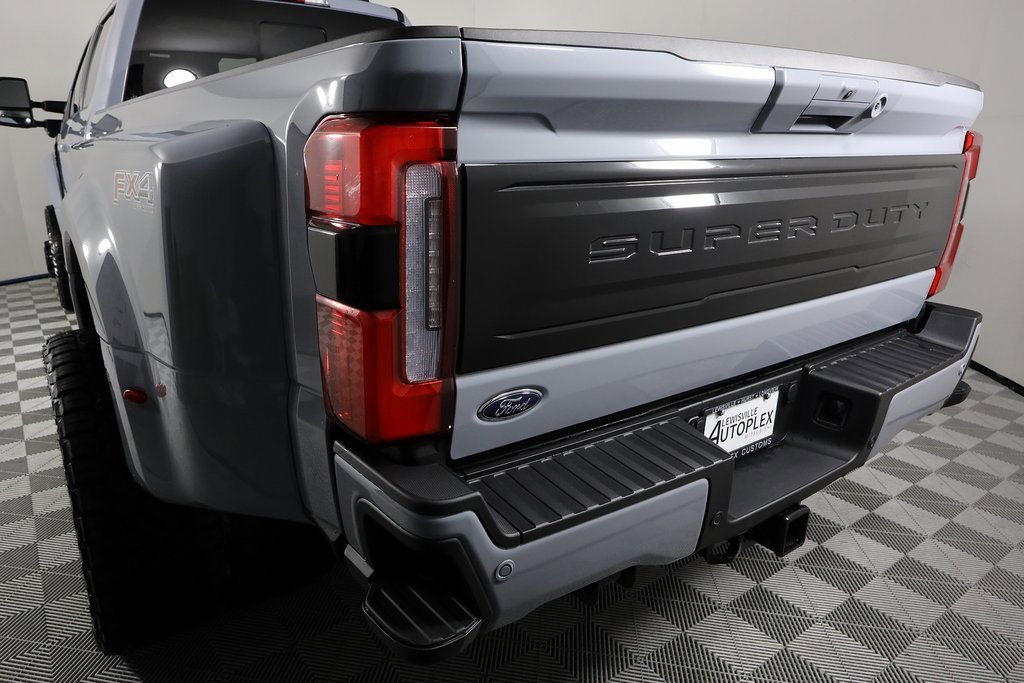 Used 2025 Ford F450 Platinum w/ FX4 Off-Road Package image 56