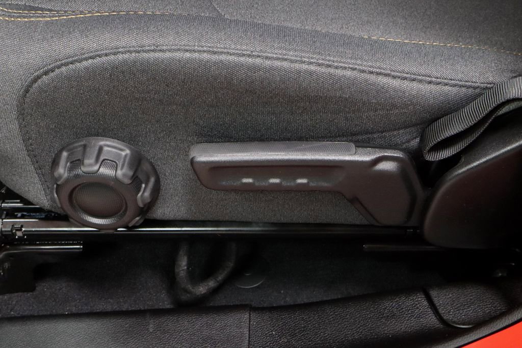 Used 2025 Jeep Wrangler Unlimited Sahara image 24