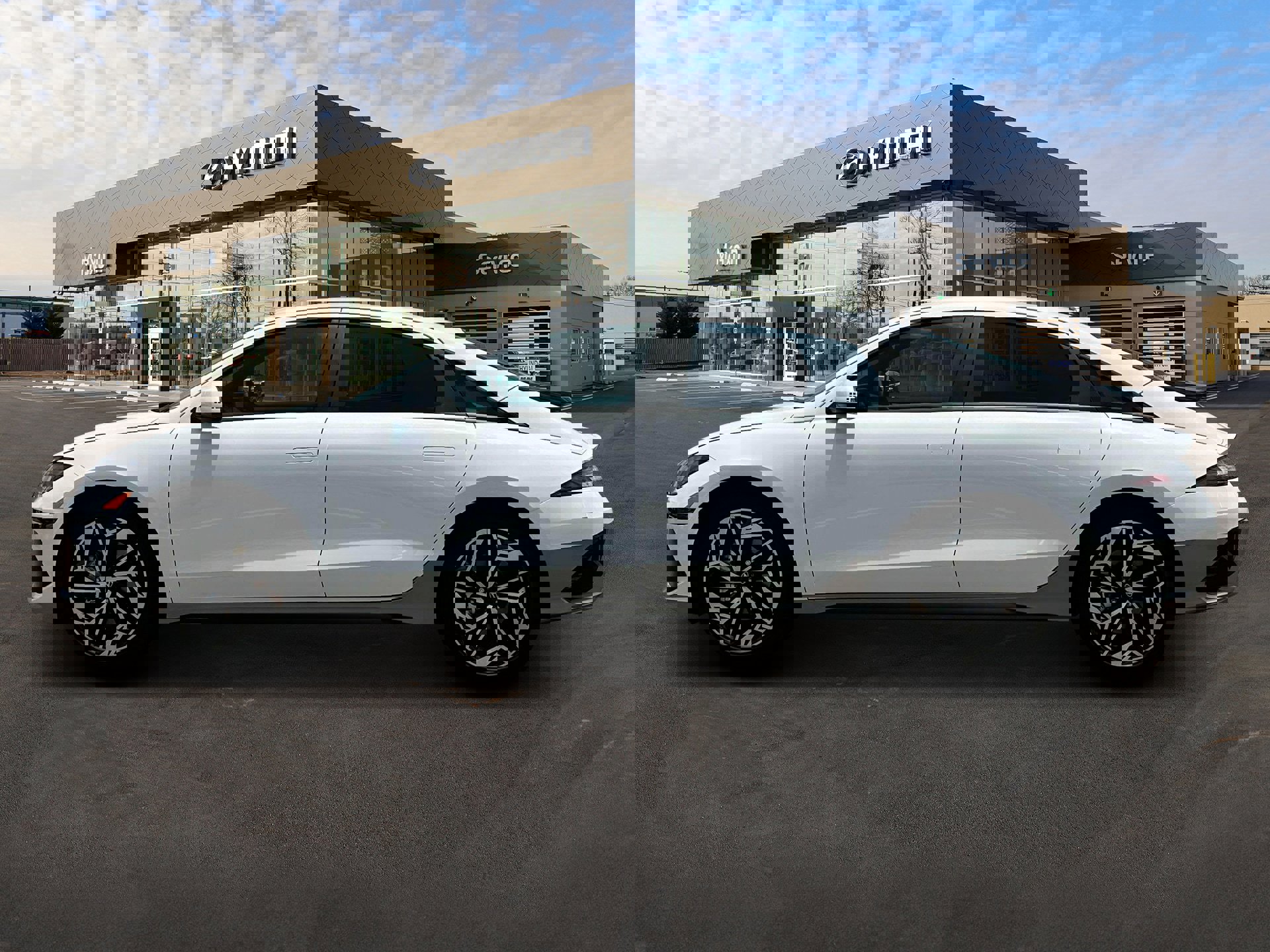 New 2025 Hyundai Ioniq 6 SEL image 3