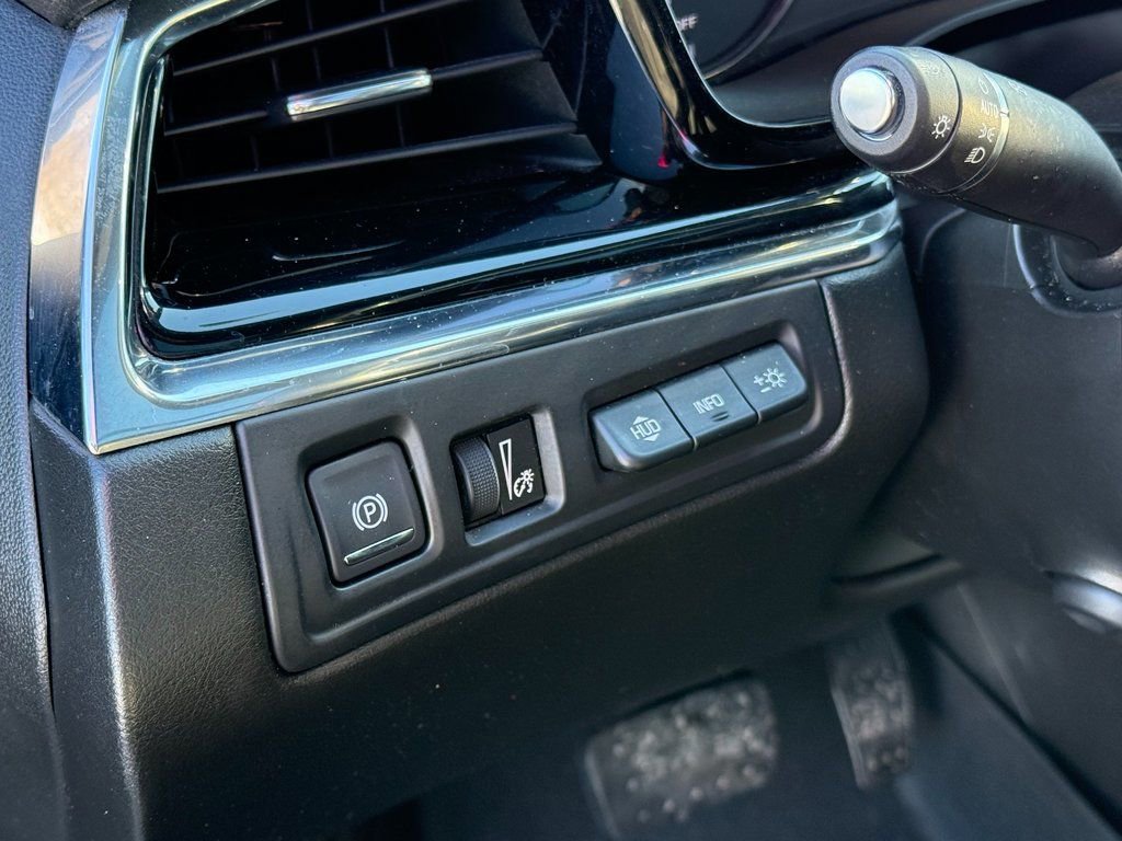 Certified 2020 Cadillac XT6 Premium Luxury image 16