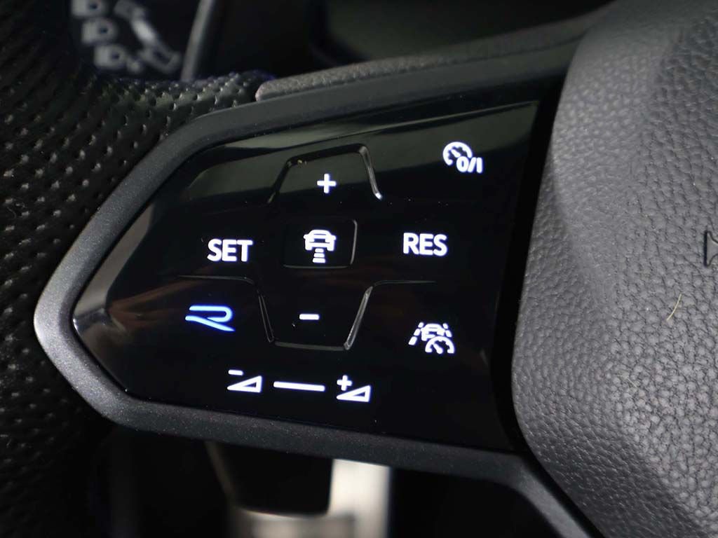 Used 2022 Volkswagen Golf R AWD/4WD image 49
