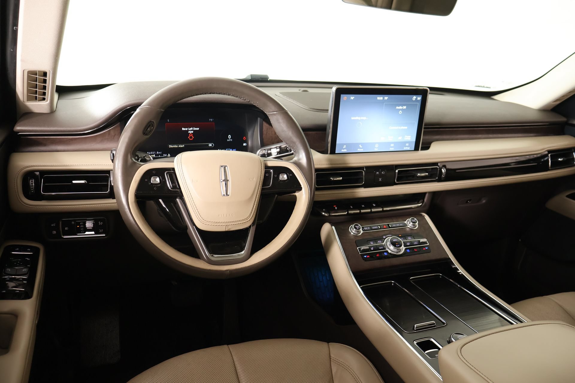 Used 2021 Lincoln Aviator Grand Touring w/ Elements Package Plus AWD/4WD image 2