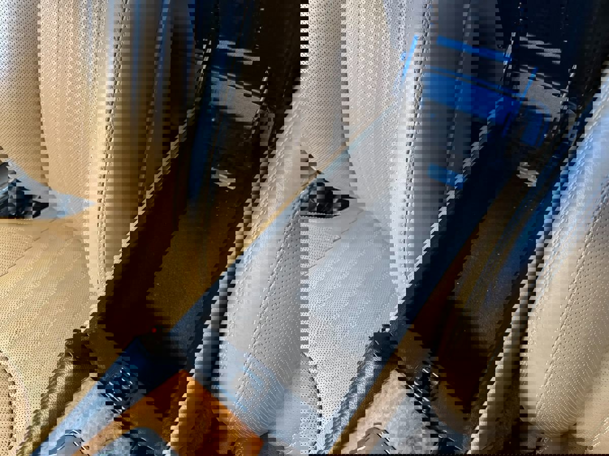 Used 2011 Mercedes-Benz SL 550 image 31