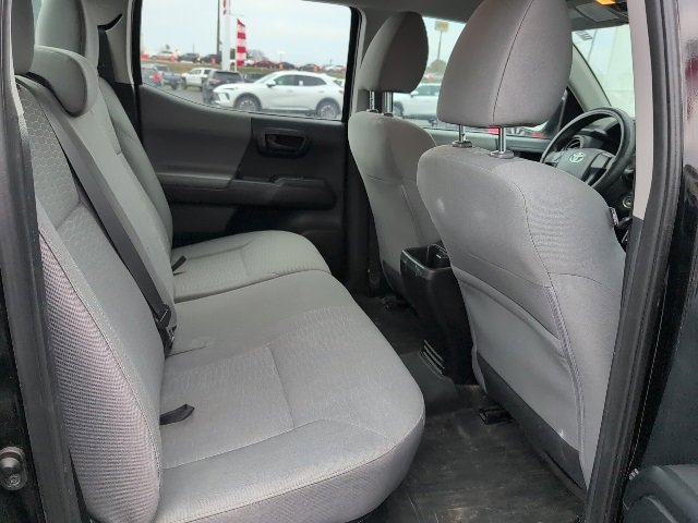 Used 2016 Toyota Tacoma SR image 8