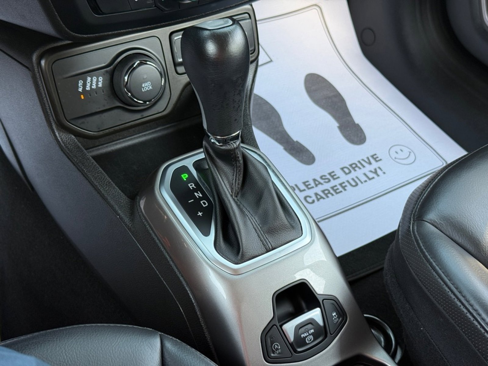 Used 2021 Jeep Renegade Limited image 32