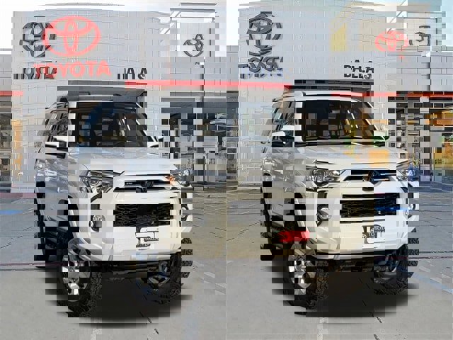 Used 2020 Toyota 4Runner SR5 image 1