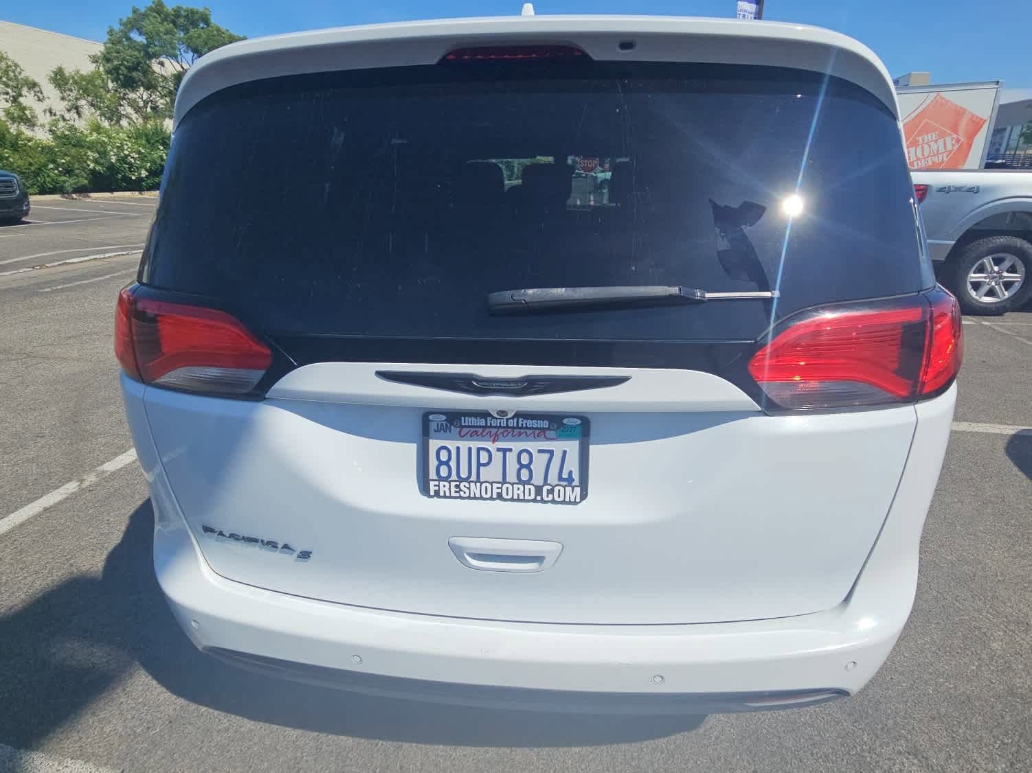 Used 2020 Chrysler Pacifica Touring-L Plus w/ S Appearance Package image 8