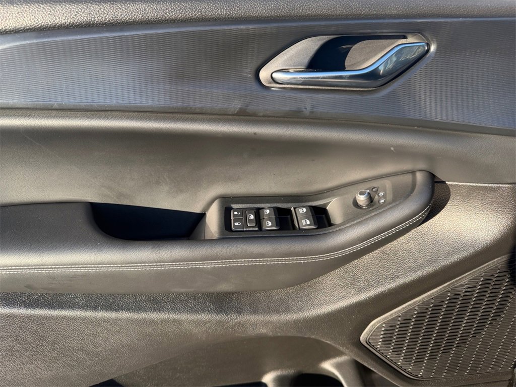 Used 2024 Jeep Grand Cherokee L Laredo w/ Luxury Tech Group I image 11