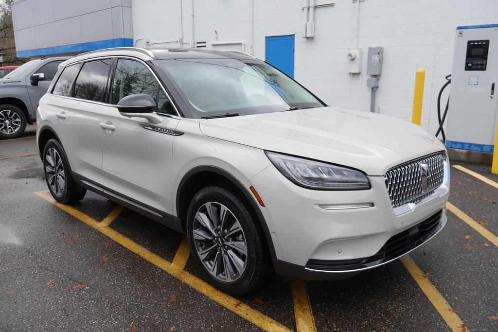 Used 2022 Lincoln Corsair Reserve w/ Equipment Group 201A image 2