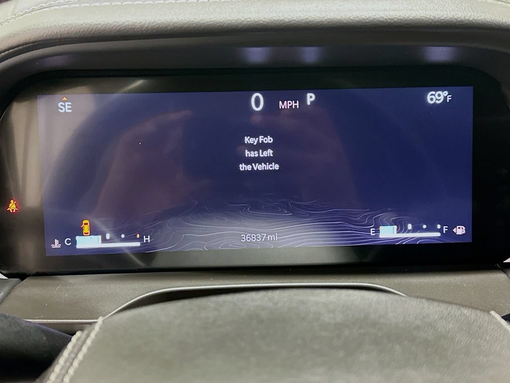 Used 2022 Jeep Grand Cherokee Overland RWD image 12