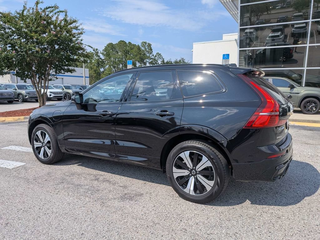 Used 2025 Volvo XC60 T8 Plus w/ Protection Package Premier AWD/4WD image 4