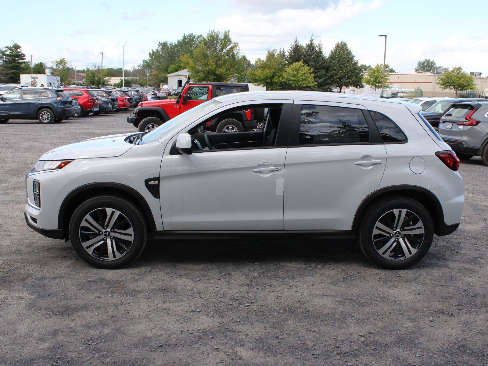 New 2027 Mitsubishi Outlander Sport ES AWD/4WD image 5