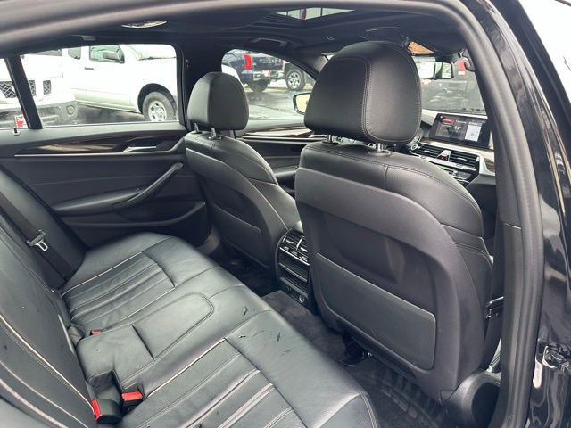 Used 2018 BMW 540i xDrive image 27