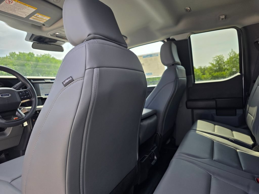 New 2026 Ford F550 4x4 Supercab Super Duty image 30
