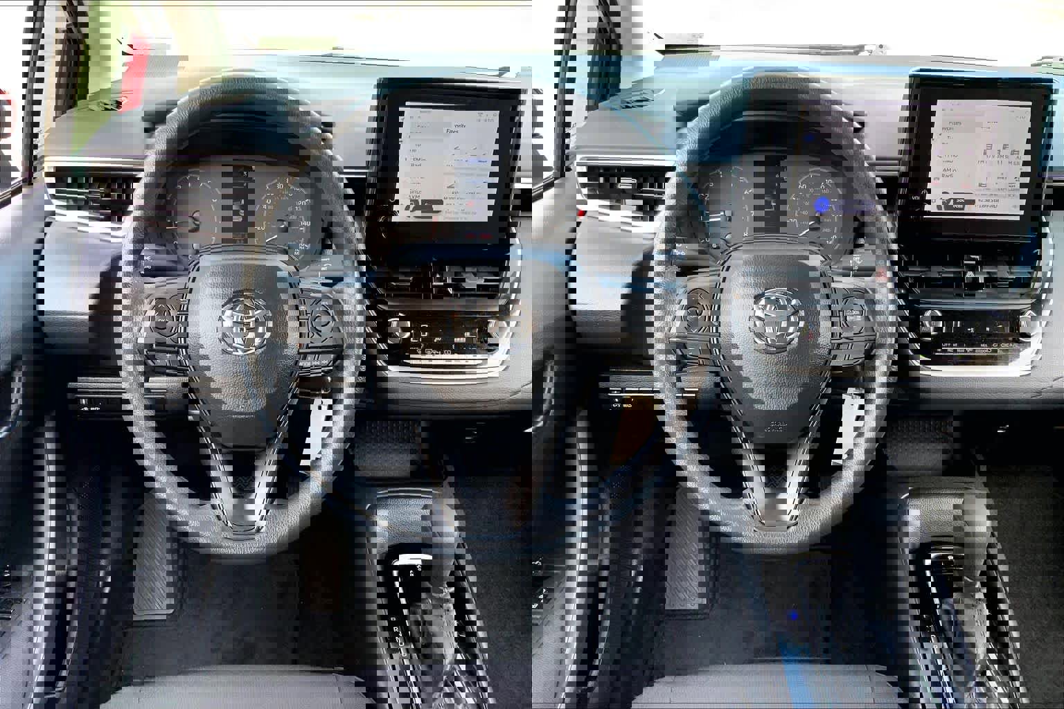 Used 2024 Toyota Corolla LE image 6