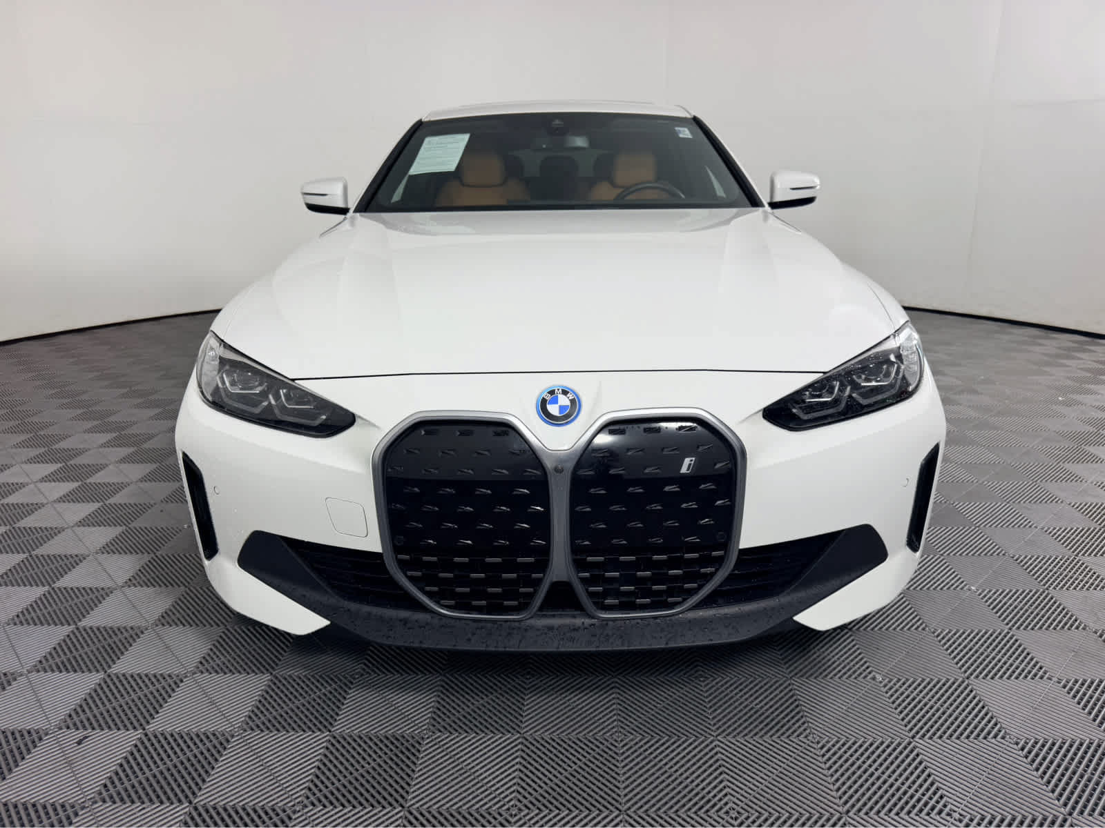 Used 2023 BMW i4 eDrive40 w/ Premium Package RWD image 8