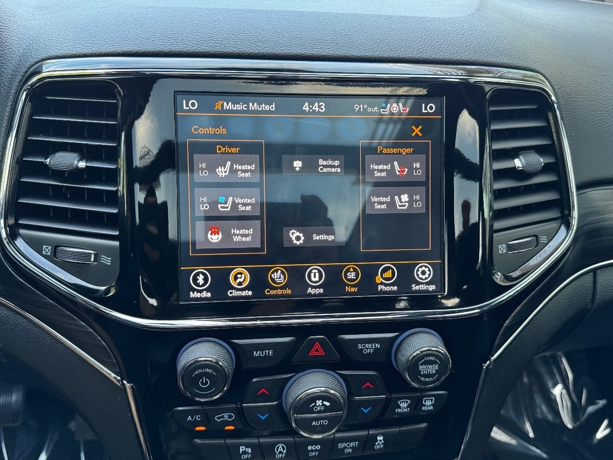 Used 2019 Jeep Grand Cherokee Limited w/ Luxury Group II AWD/4WD image 26