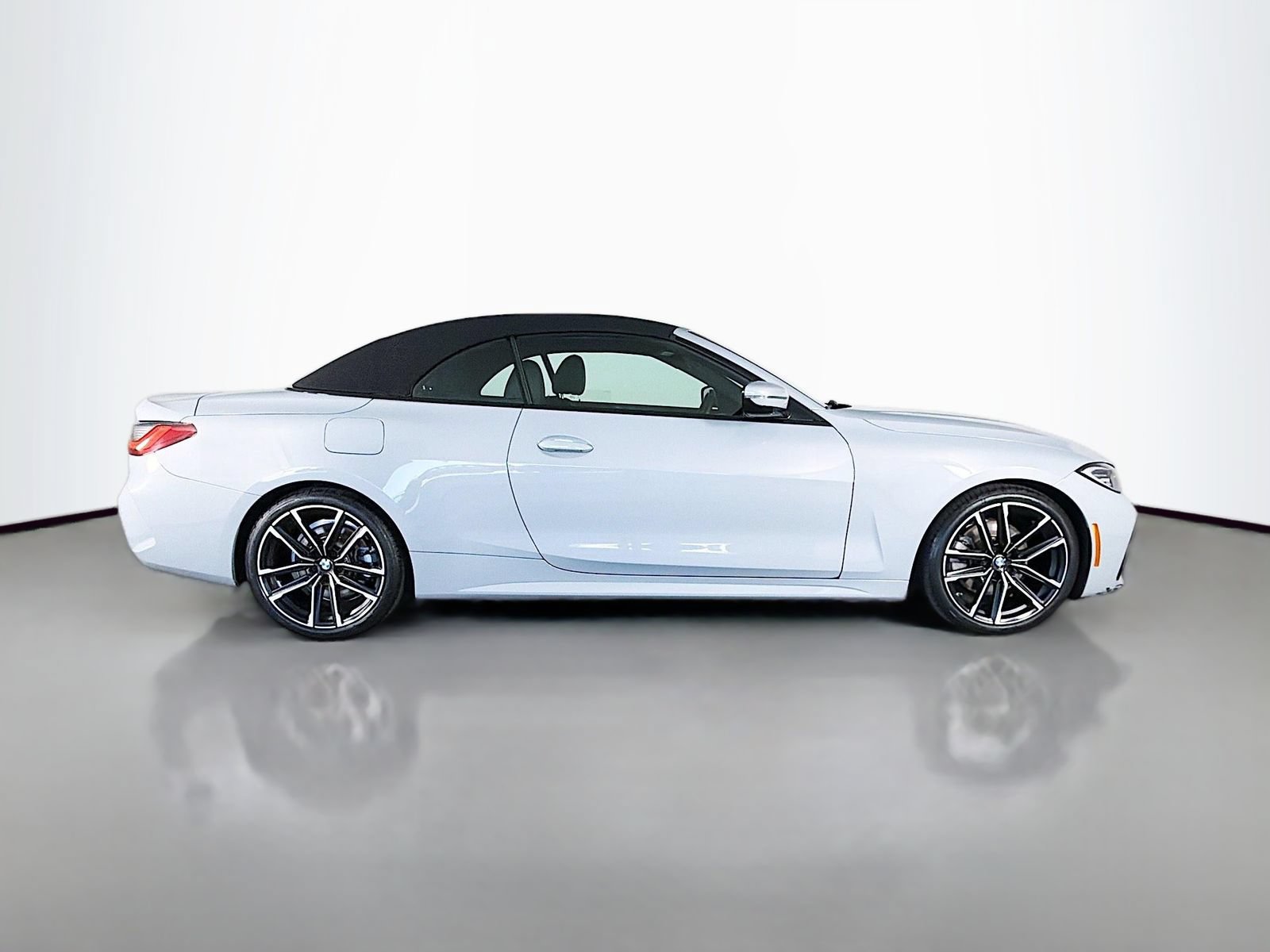 Certified 2023 BMW 430i Convertible w/ M Sport Package RWD image 8