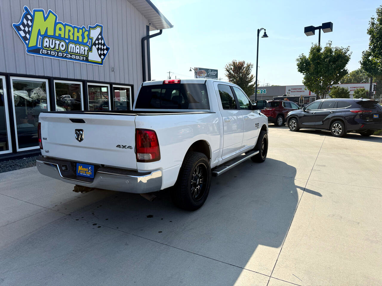 Used 2019 RAM 1500 Classic SLT image 6