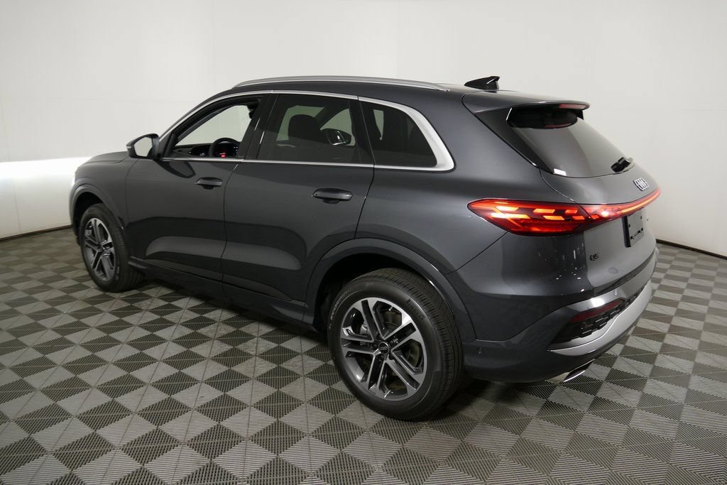 Certified 2025 Audi Q5 Premium w/ Convenience Package AWD/4WD image 5