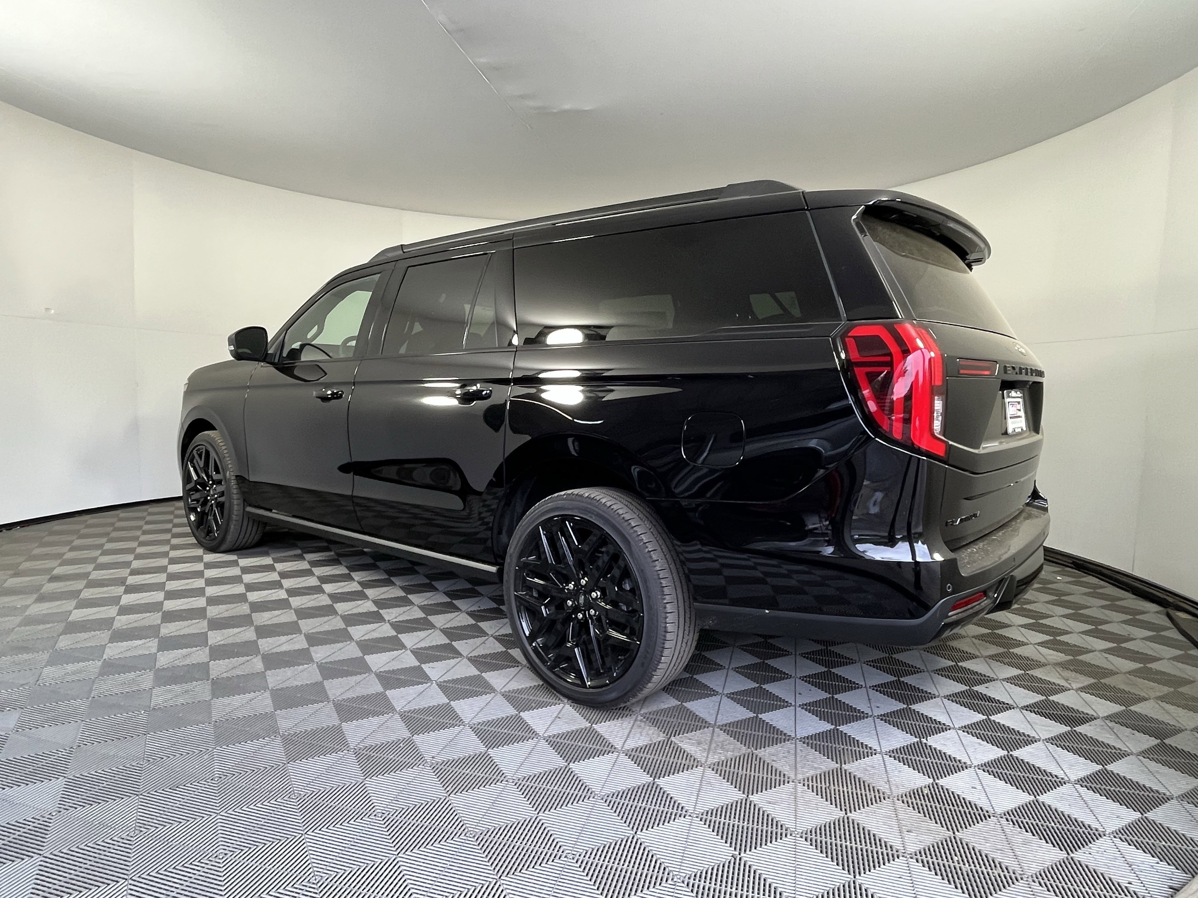 New 2026 Ford Expedition Max Platinum AWD/4WD image 3