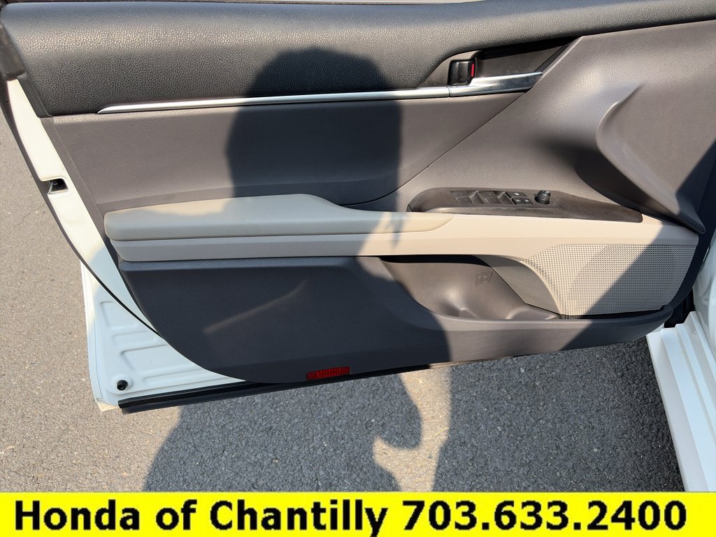 Used 2022 Toyota Camry LE FWD image 18