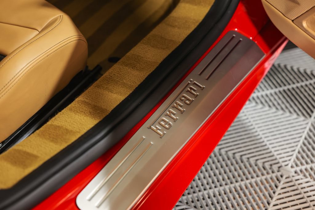 Used 2010 Ferrari 458 Italia Coupe RWD image 28