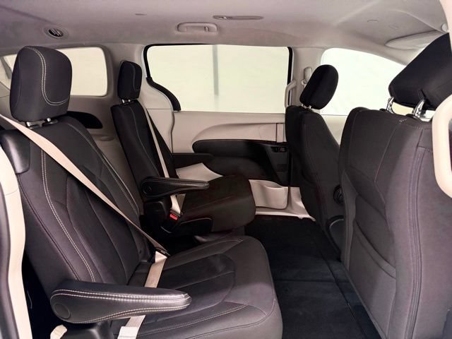 Used 2023 Chrysler Voyager LX FWD image 25