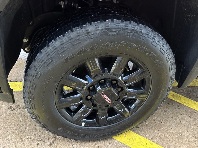 New 2026 GMC Sierra 2500 AT4 w/ AT4 Premium Plus Package AWD/4WD image 13