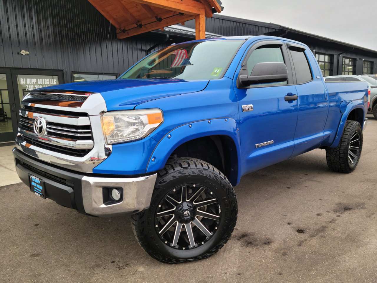 Used 2017 Toyota Tundra SR5 image 1