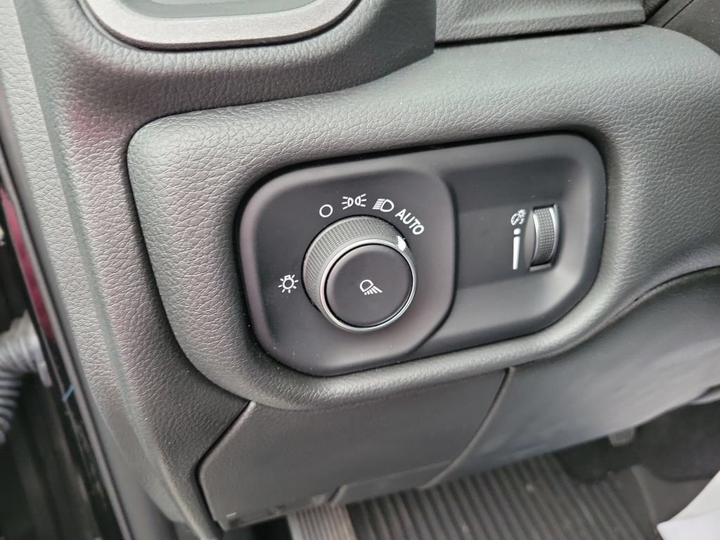 New 2024 RAM 2500 Tradesman w/ Safety Group AWD/4WD image 11