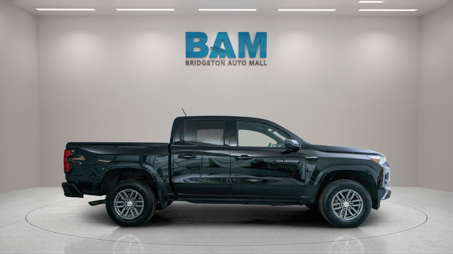 Used 2023 Chevrolet Colorado LT RWD image 8