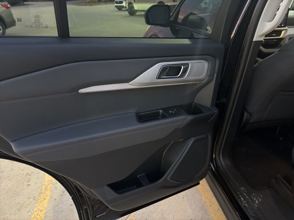 New 2026 Ford Explorer Active image 18