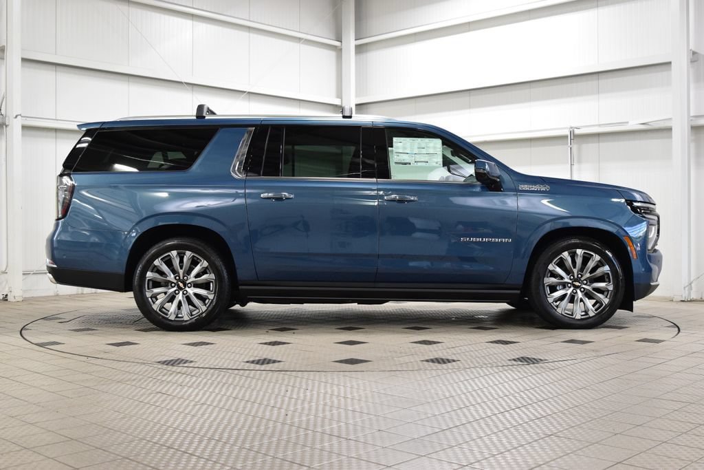 New 2026 Chevrolet Suburban High Country AWD/4WD image 9