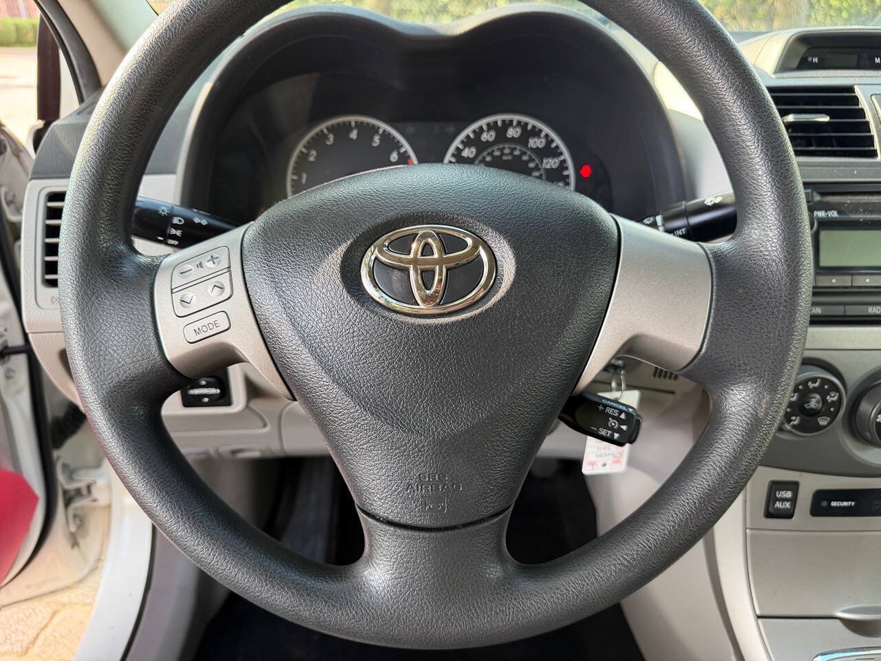 Used 2012 Toyota Corolla LE FWD image 18