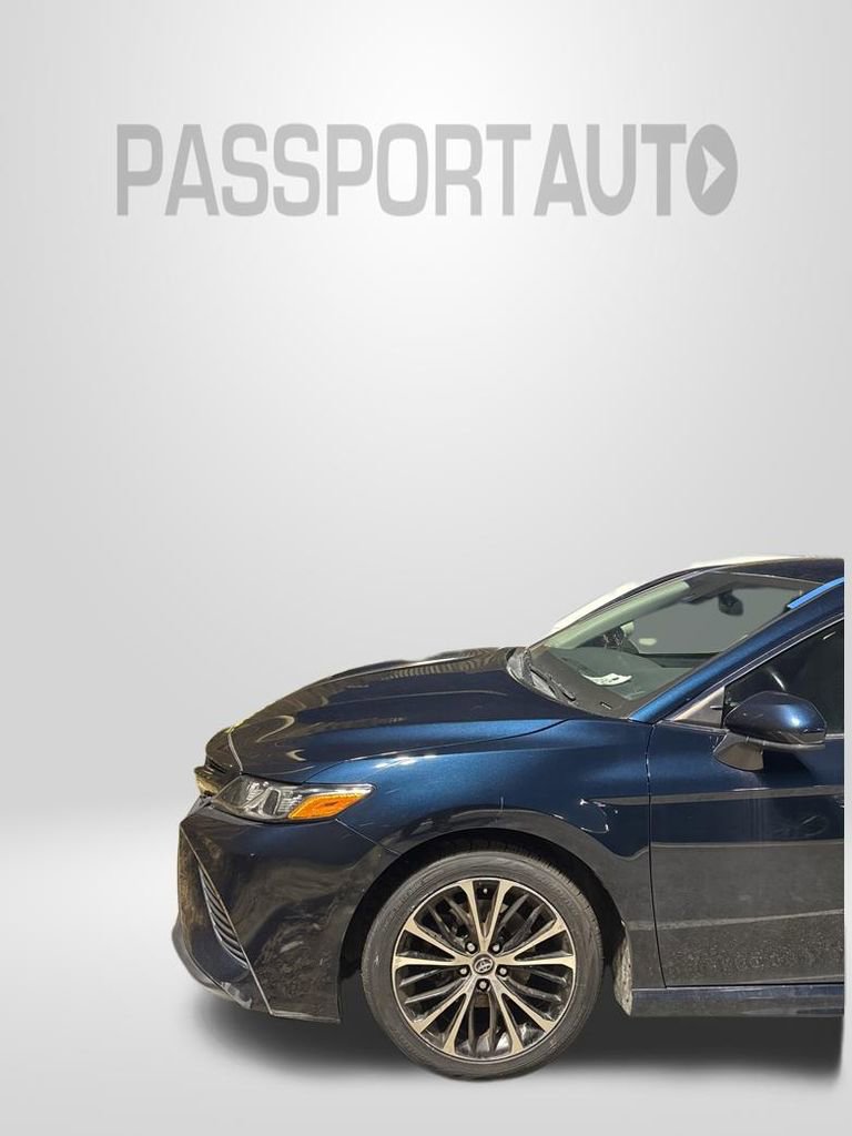 Used 2018 Toyota Camry SE image 6