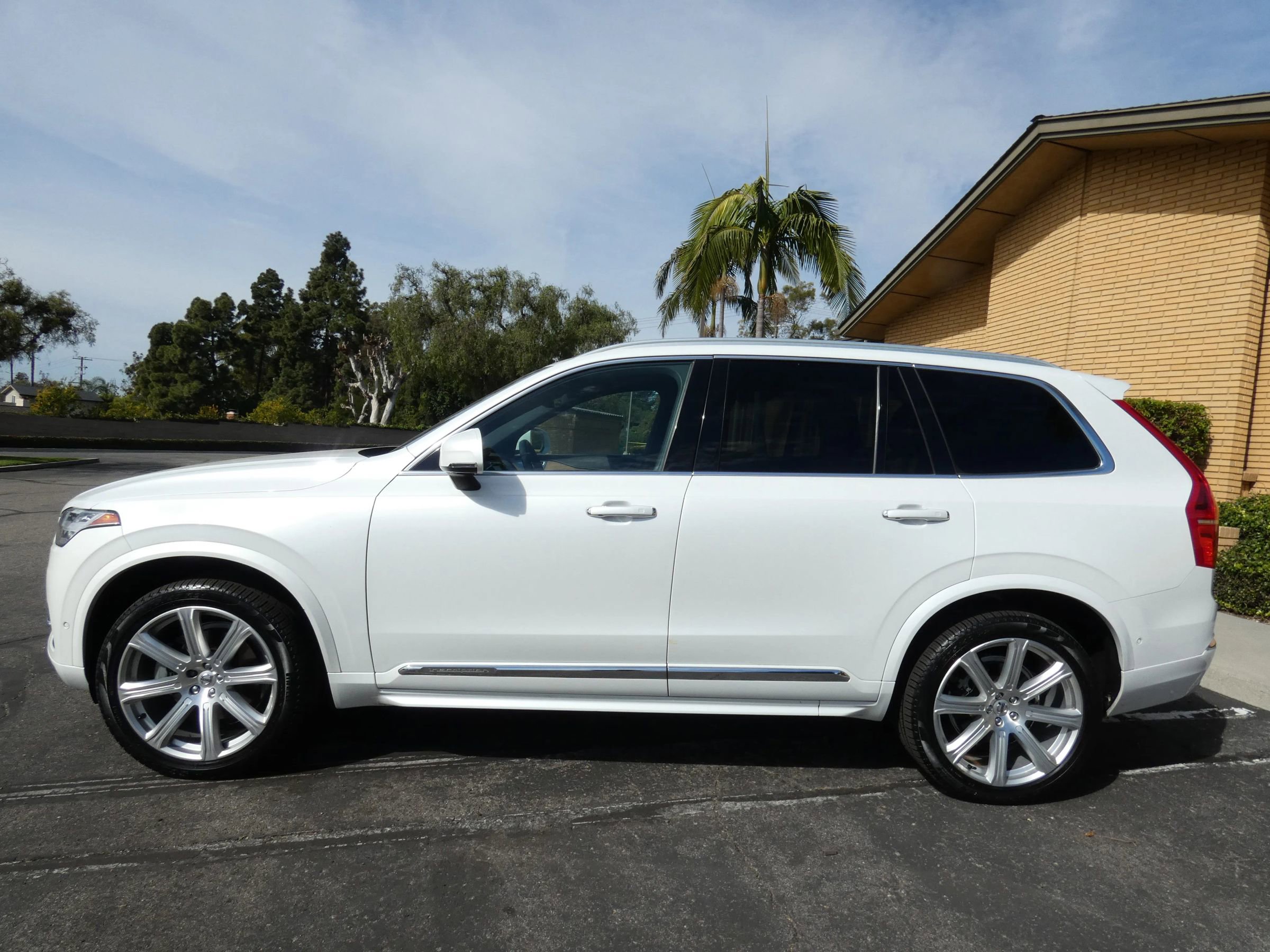 Used 2017 Volvo XC90 T6 Inscription w/ Vision Package image 14