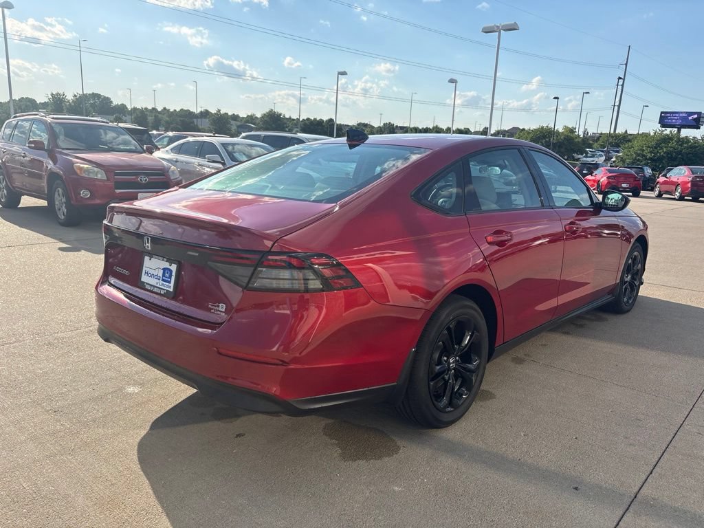 Certified 2025 Honda Accord SE image 5